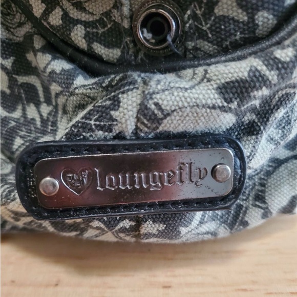 Loungefly Skull & Roses Handbag - Picture 6 of 11